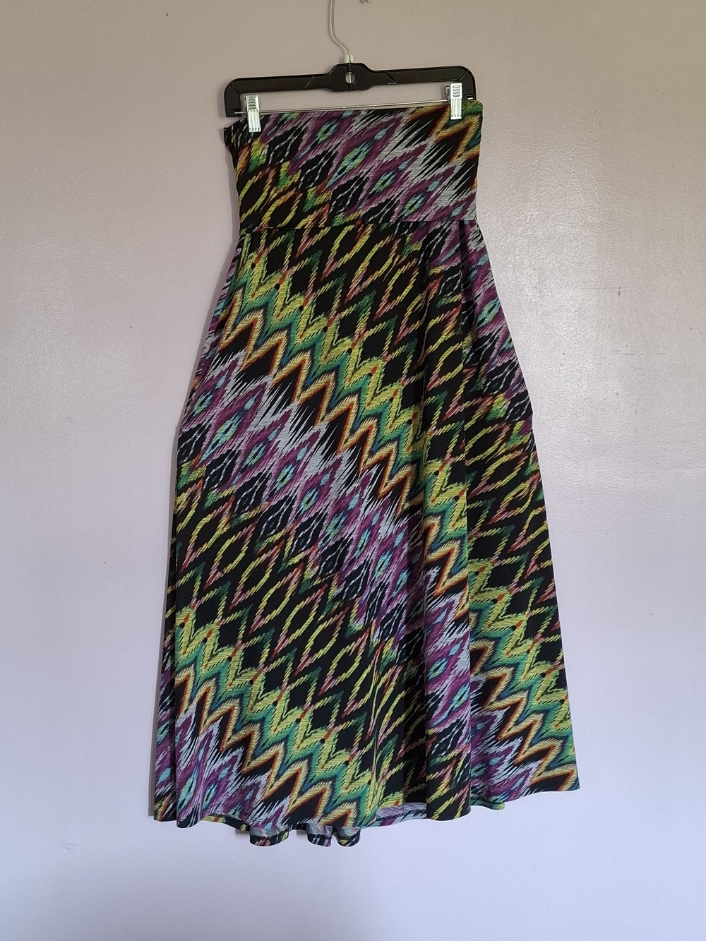 Bisou Bisou Chevron Maxi Skirt Size M - Vibrant Geometric Long Skirt